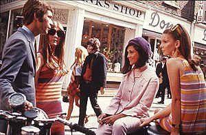 300px-Londons_Carnaby_Street,_1966